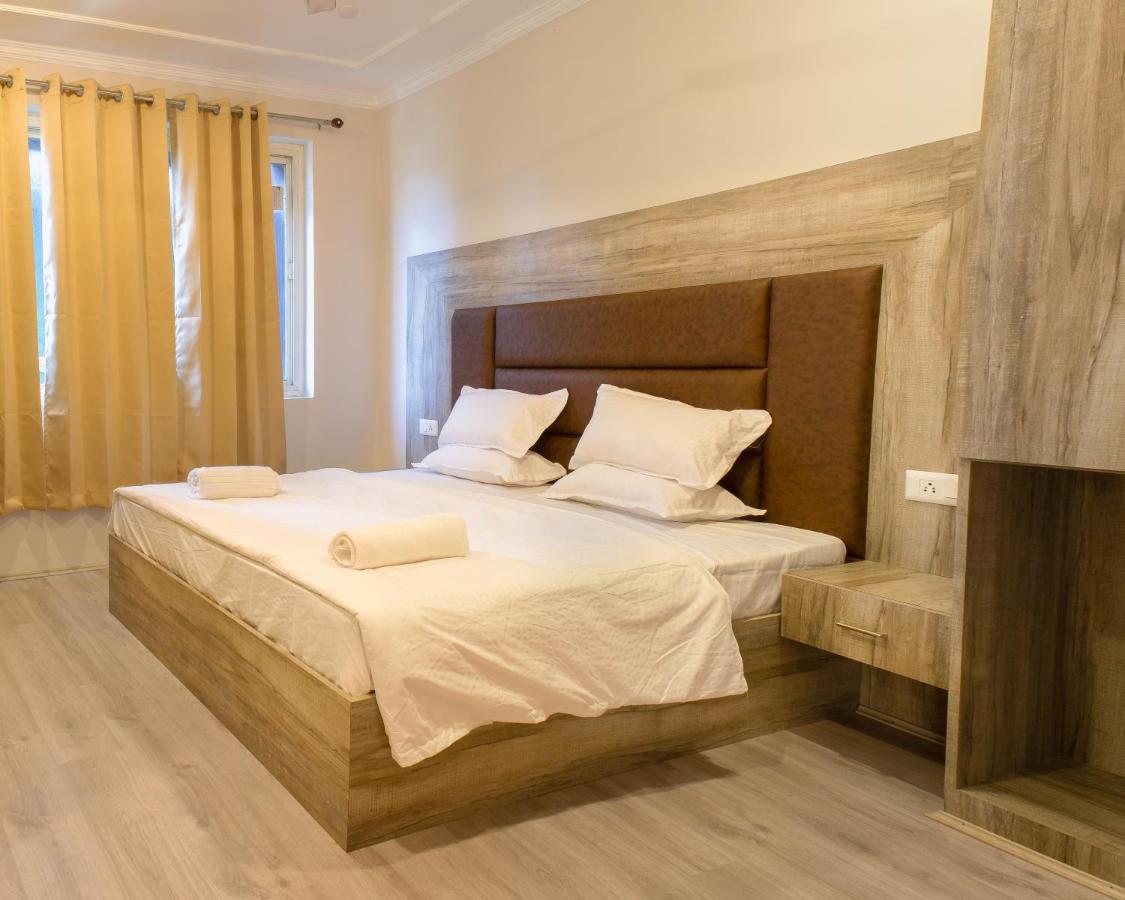 World Residences Srīnagar Esterno foto