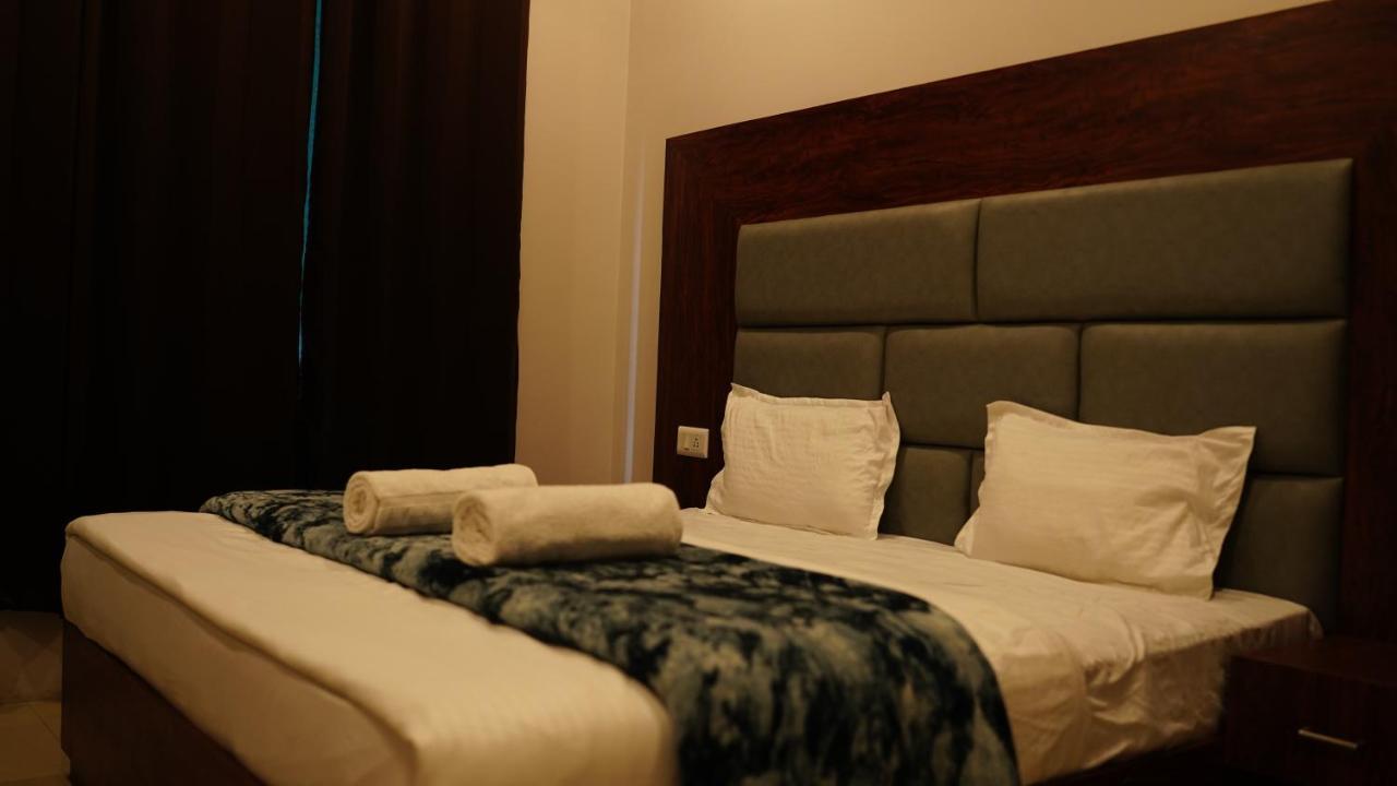 World Residences Srīnagar Esterno foto
